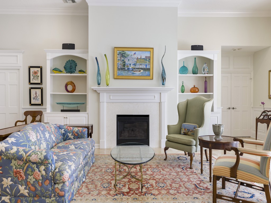 21 S White Jewel Court