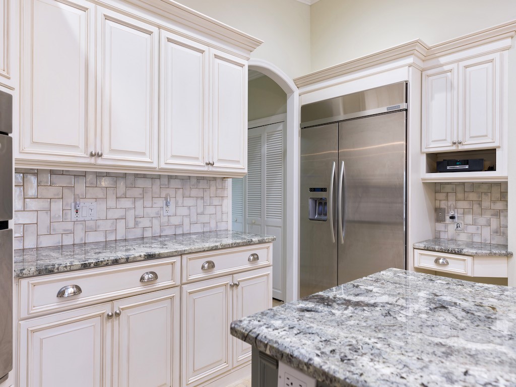 21 S White Jewel Court