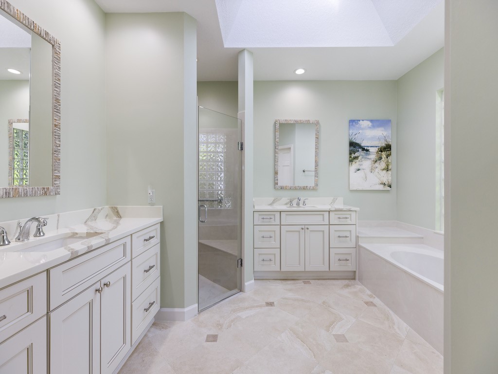 21 S White Jewel Court