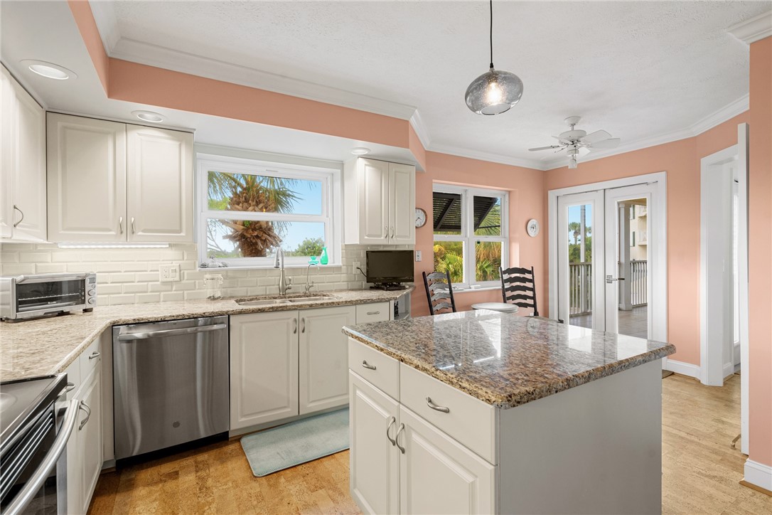8880 N Sea Oaks Way 201
