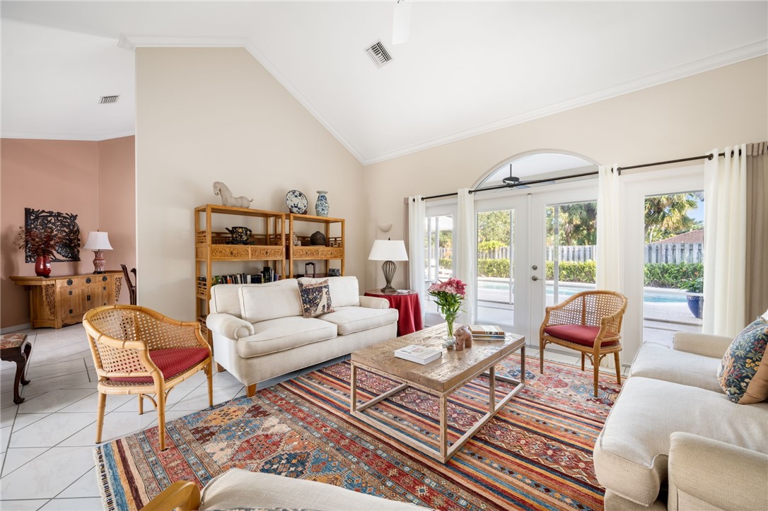 1280 Near Ocean Drive