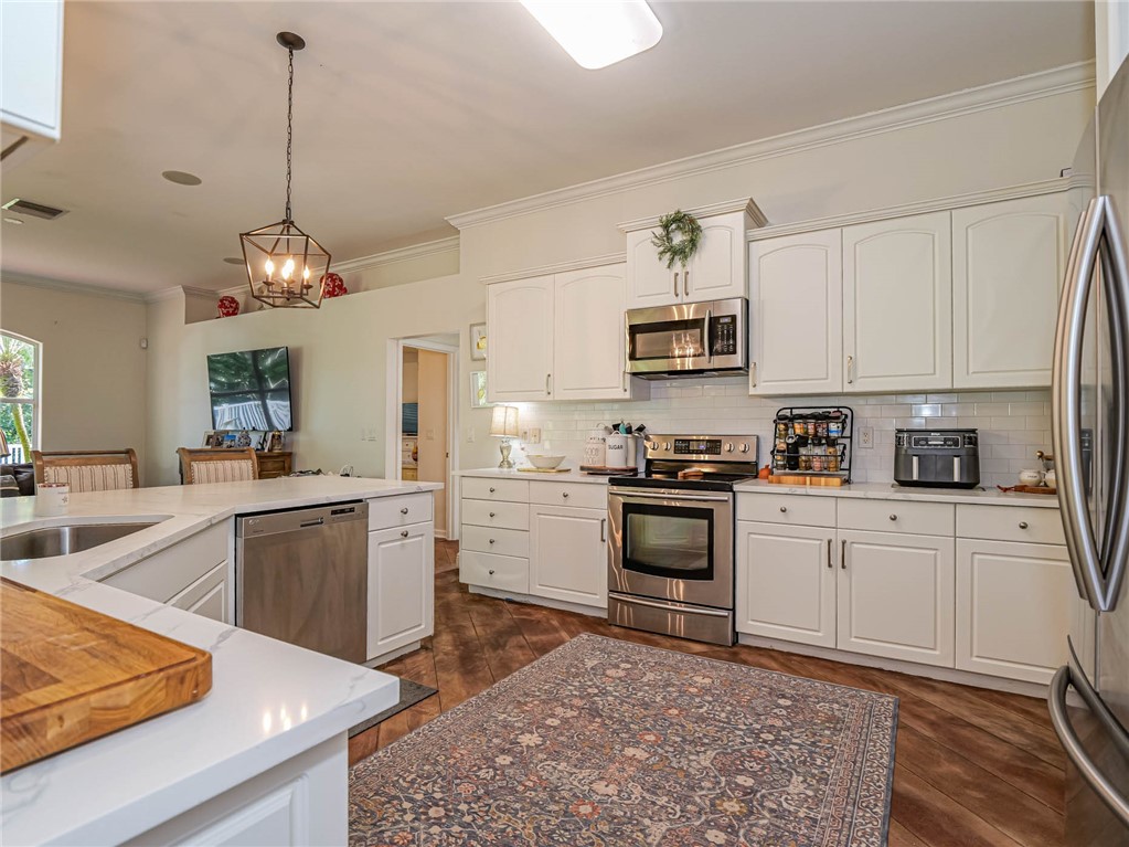 360 40th Court SW
