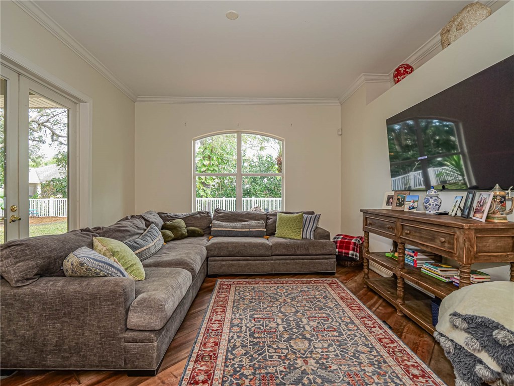 360 40th Court SW
