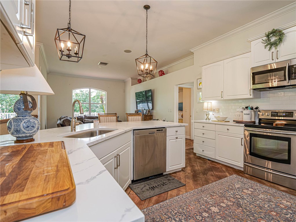 360 40th Court SW