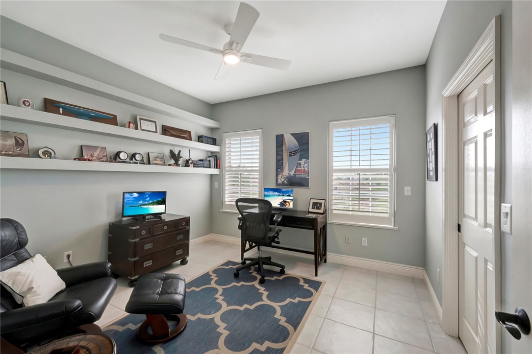 1205 Marina Village Circle 401