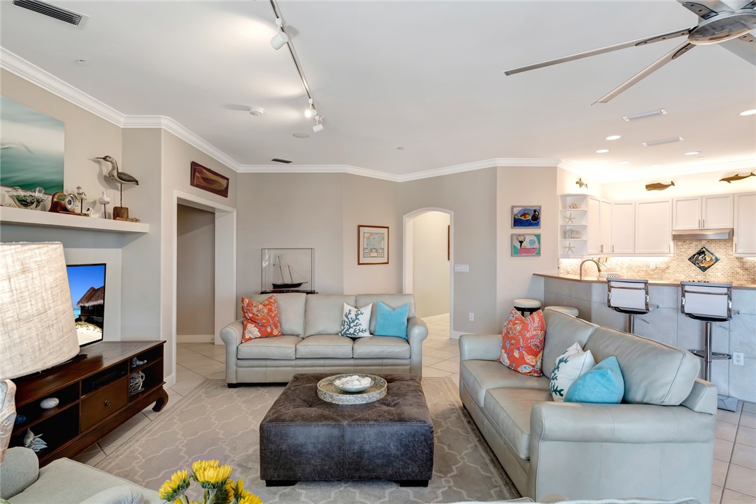 1205 Marina Village Circle 401