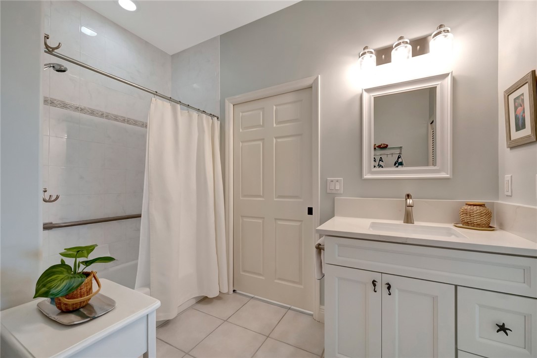 1205 Marina Village Circle 401