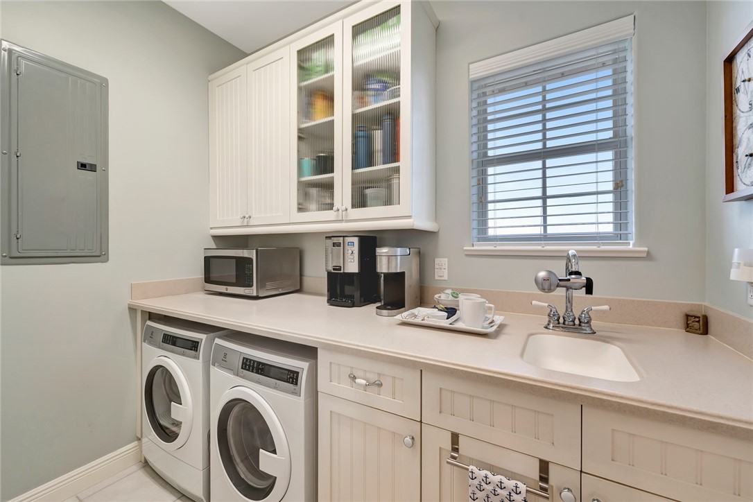1205 Marina Village Circle 401