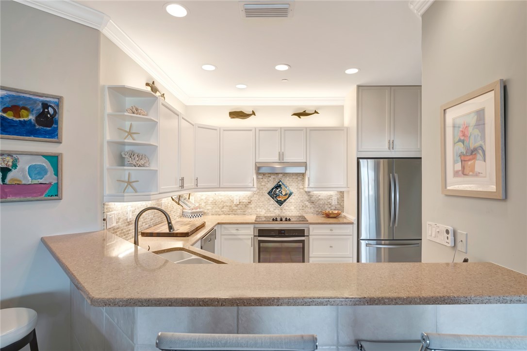 1205 Marina Village Circle 401