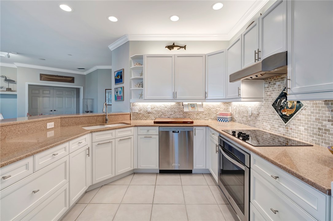 1205 Marina Village Circle 401