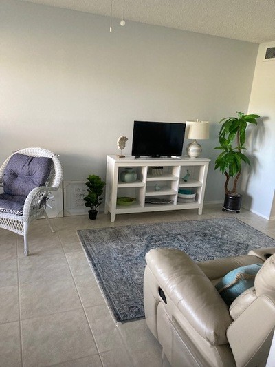 65 Woodland Drive 105