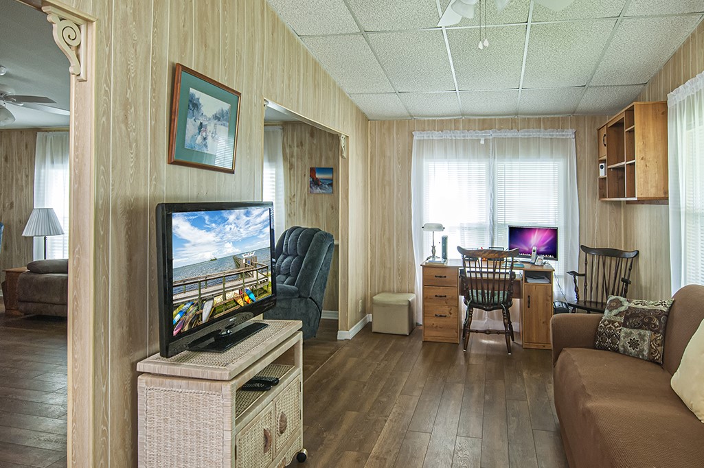 907 Oriole Circle