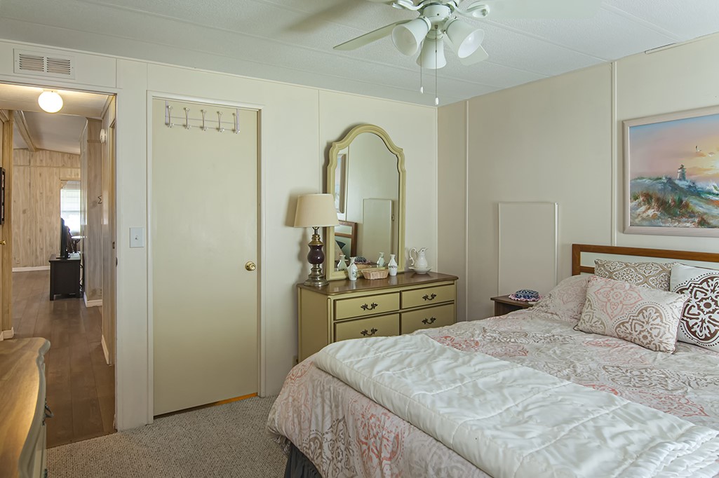 907 Oriole Circle