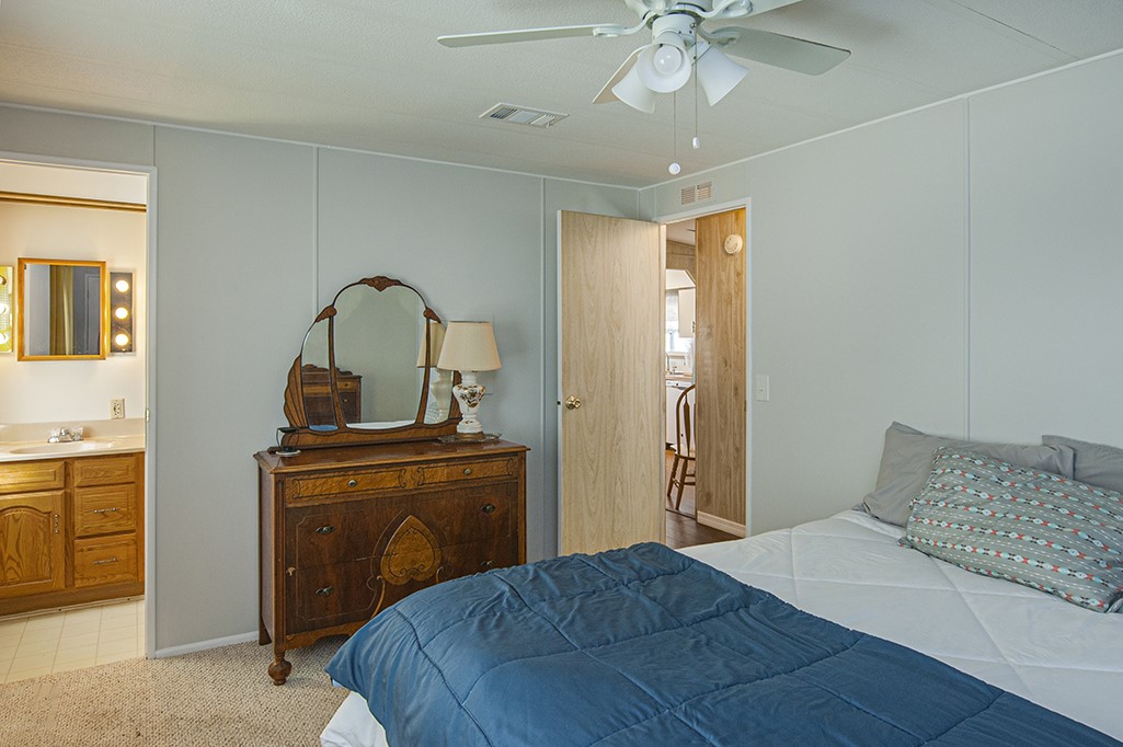 907 Oriole Circle