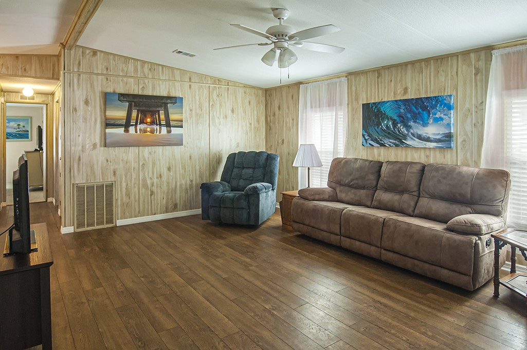 907 Oriole Circle