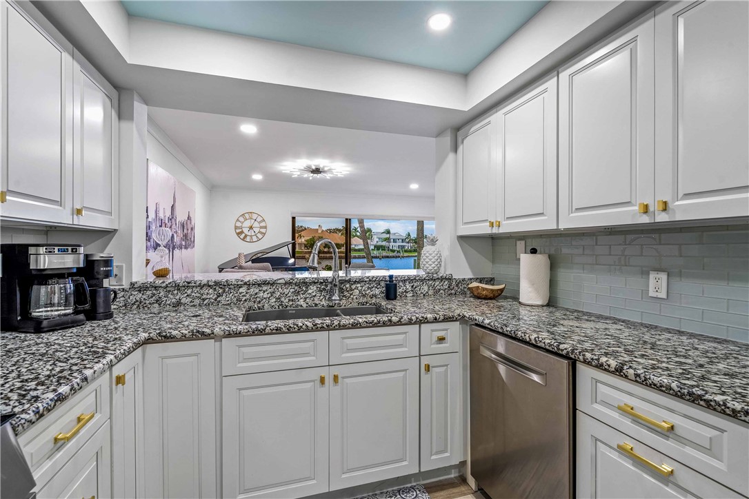 1776 Mooringline Drive 104