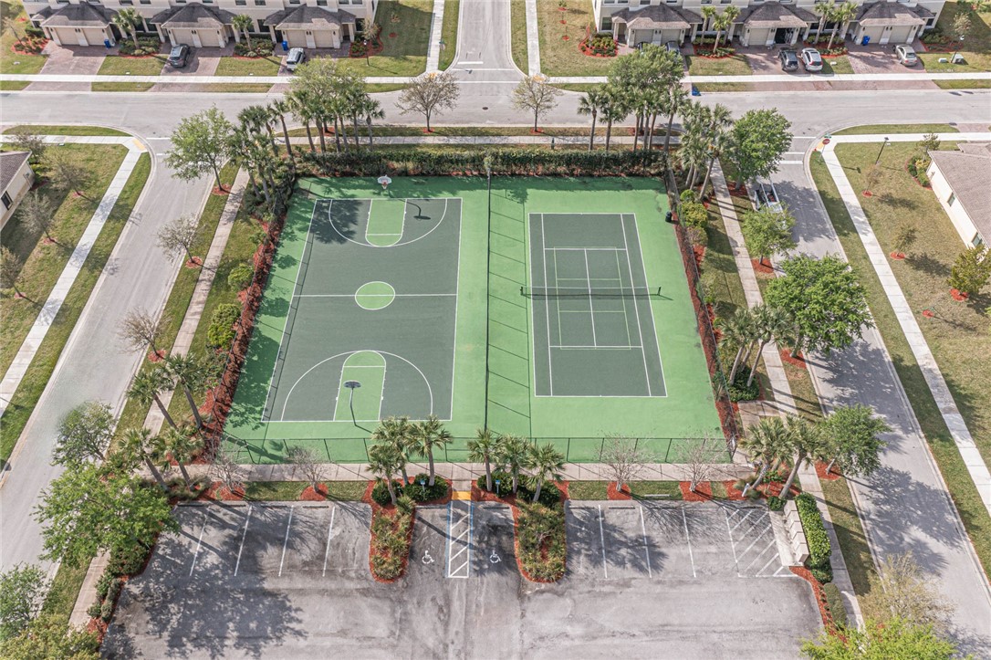 10109 W Villa Circle