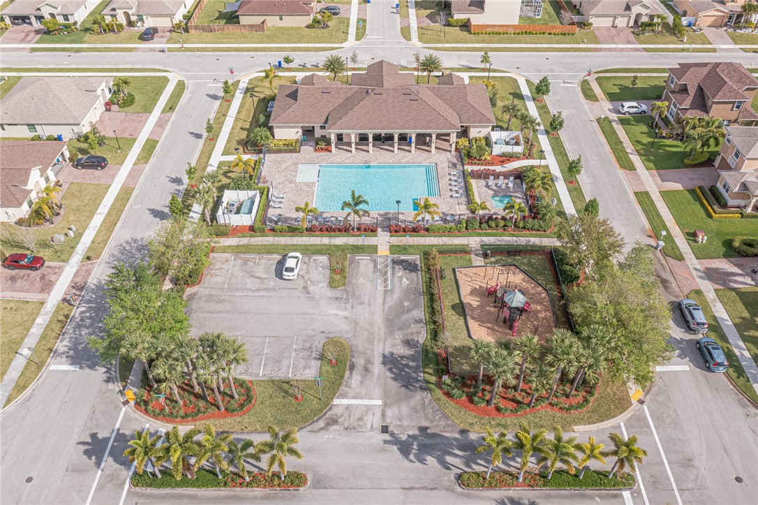 10109 W Villa Circle