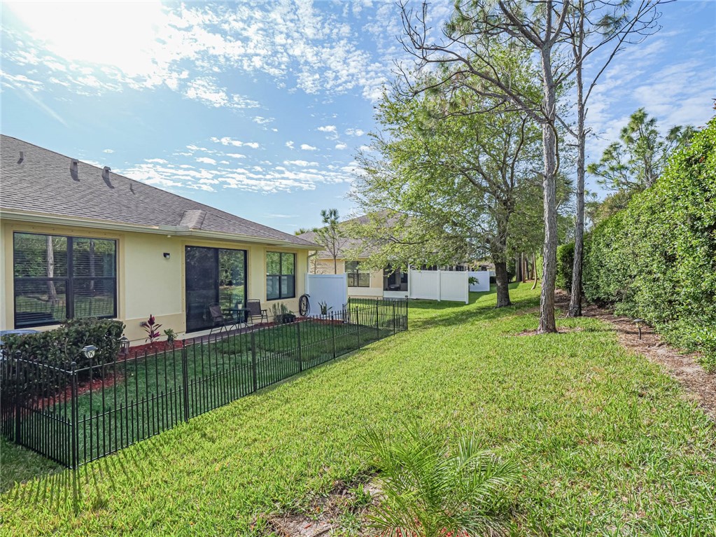 10109 W Villa Circle
