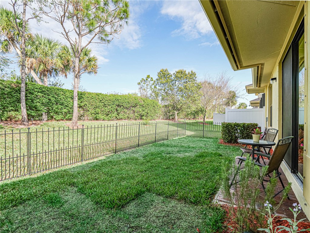10109 W Villa Circle