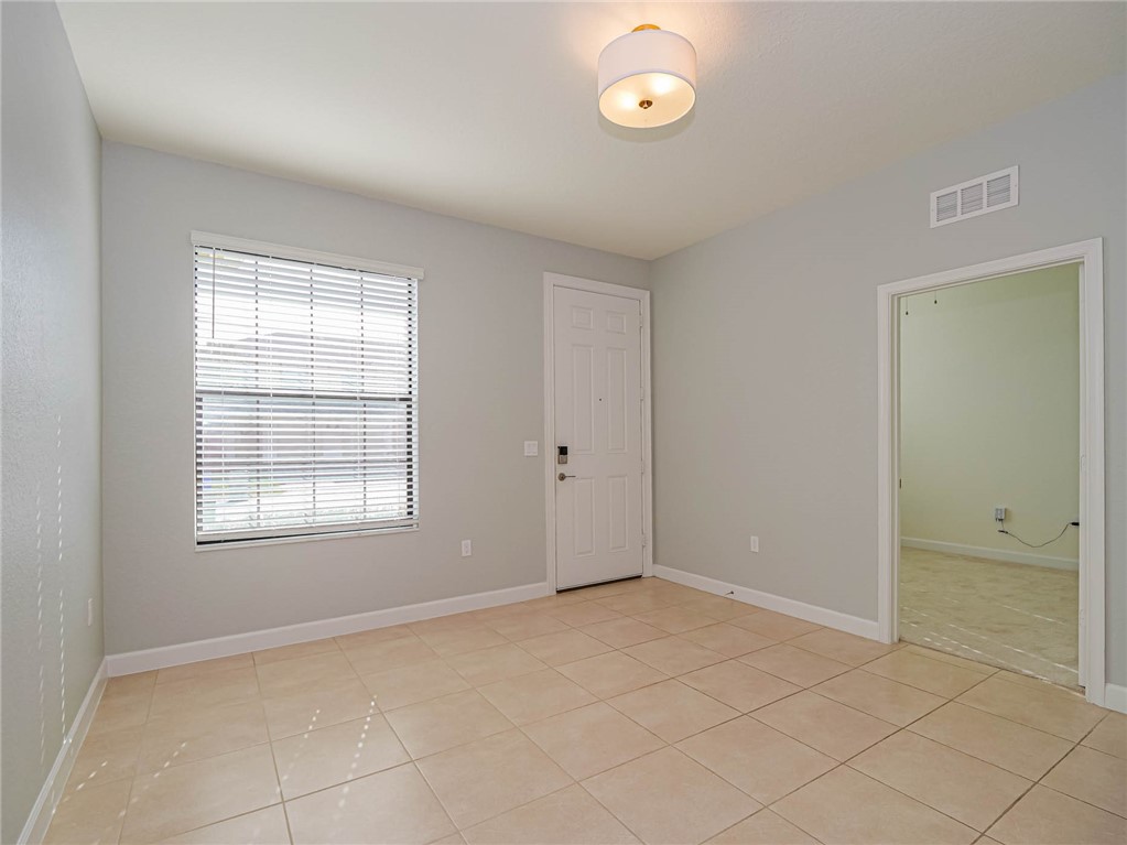 10109 W Villa Circle