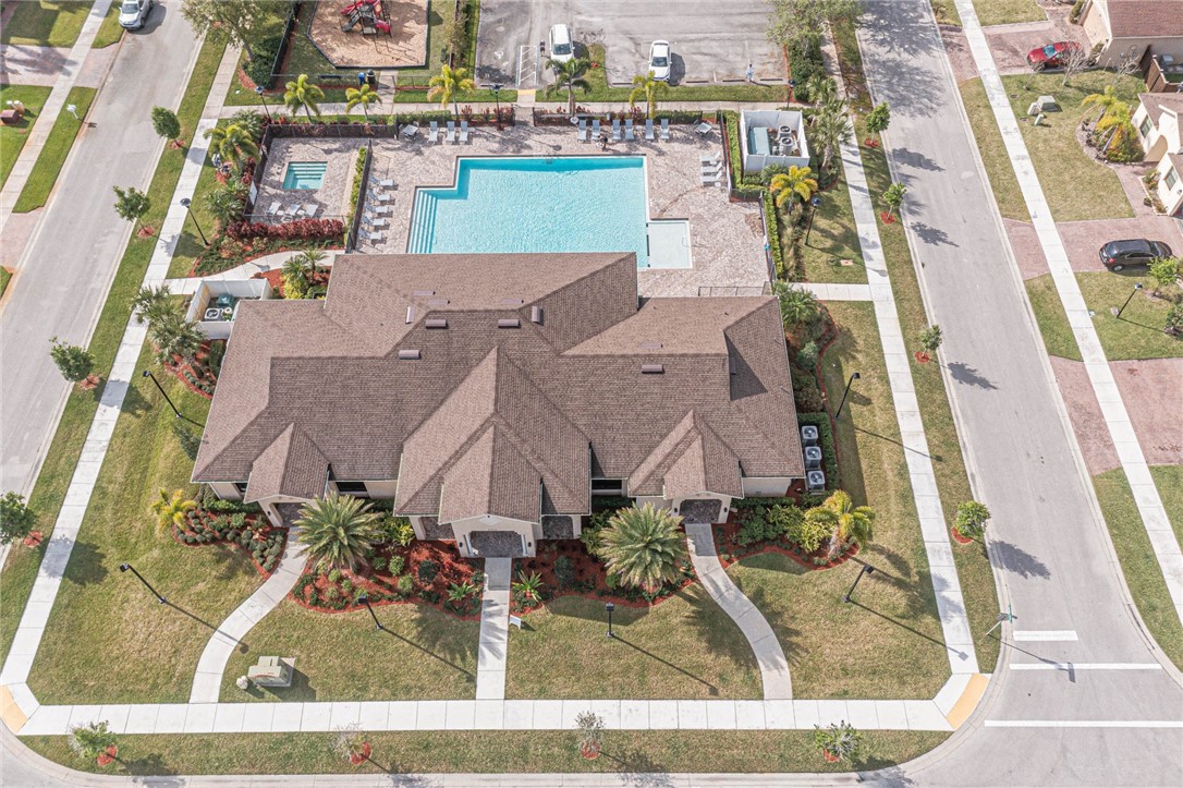 10109 W Villa Circle