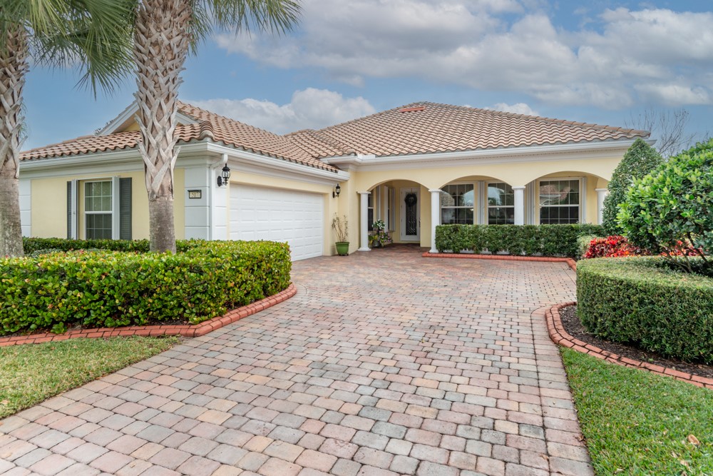 5177 Formosa Circle