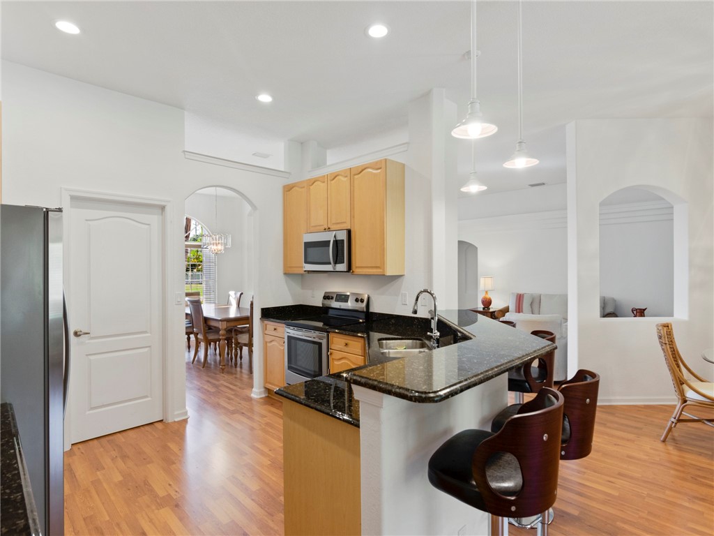 330 21st Court SW