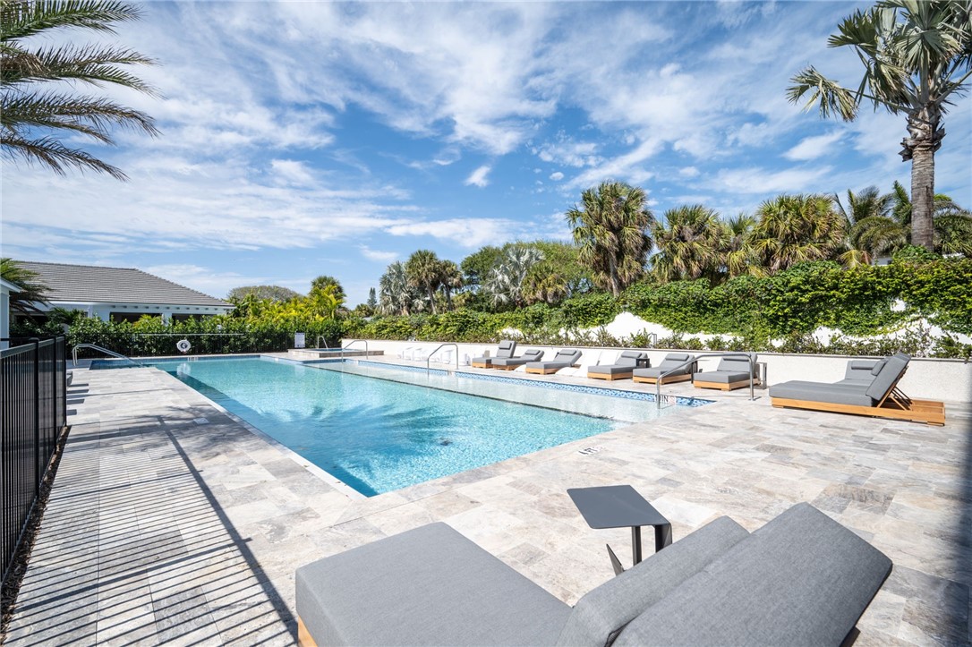 915 Surfsedge Way