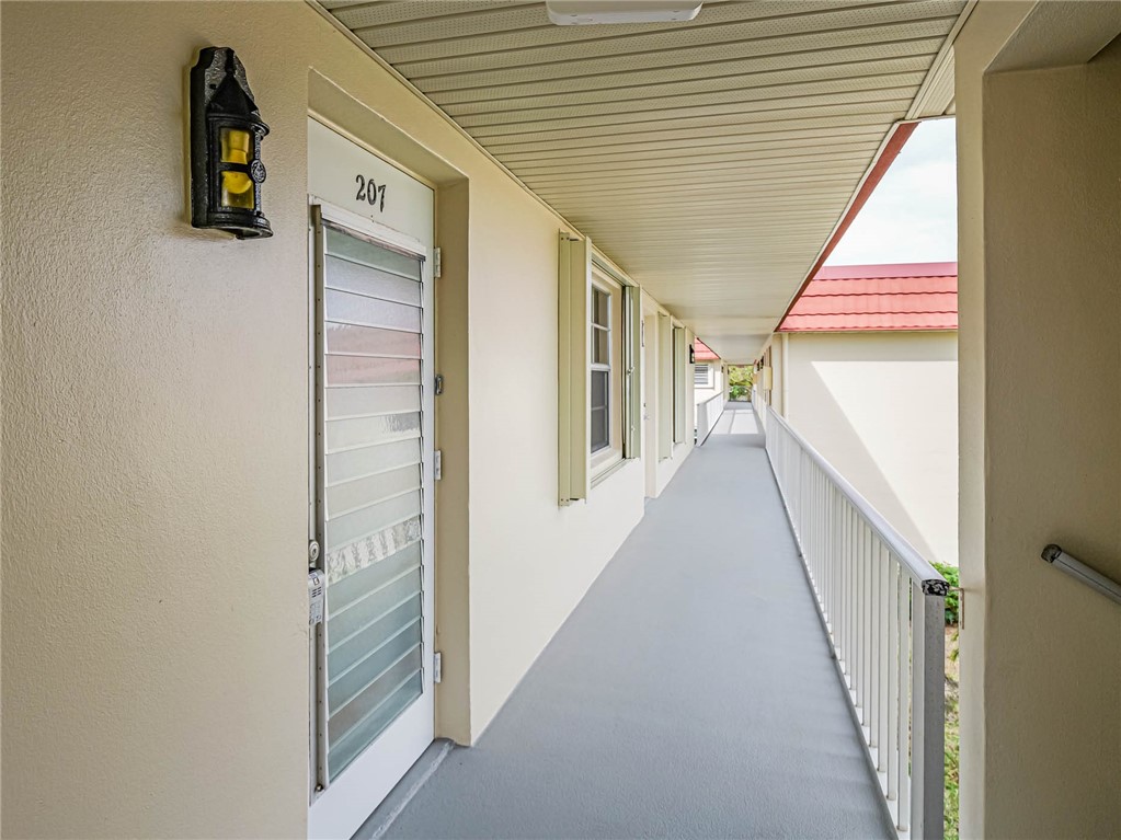 18 Vista Palm Lane 207