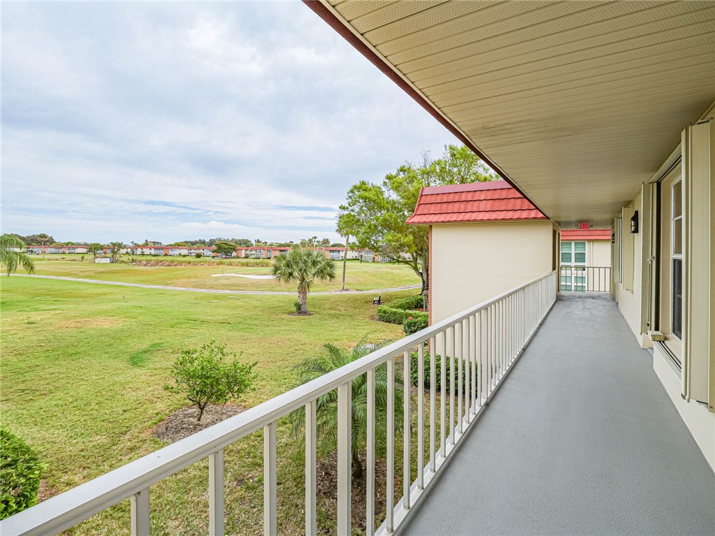 18 Vista Palm Lane 207