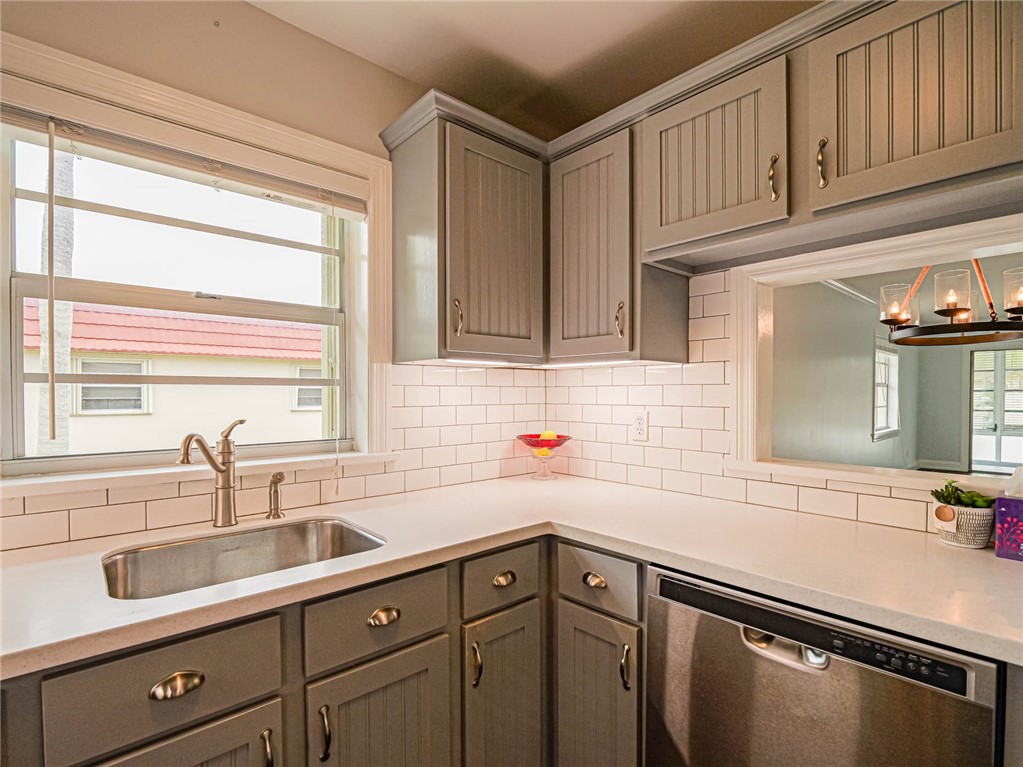 18 Vista Palm Lane 207