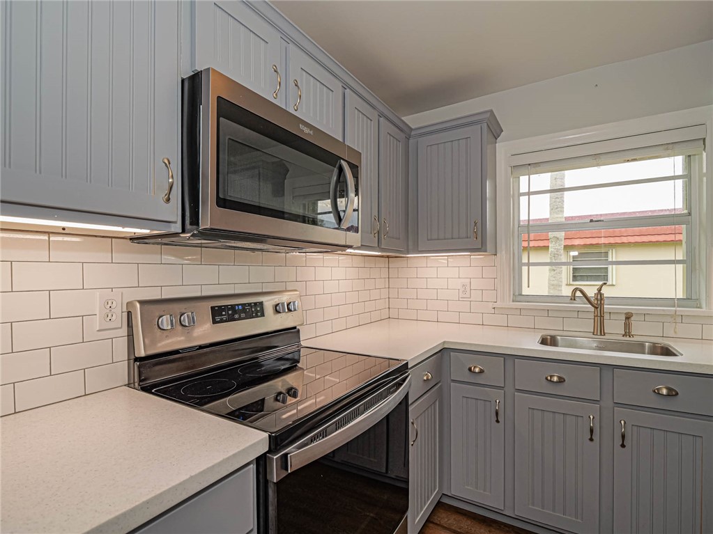 18 Vista Palm Lane 207