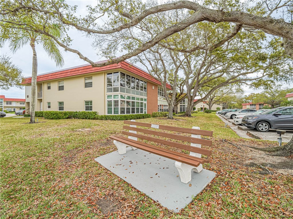 18 Vista Palm Lane 207