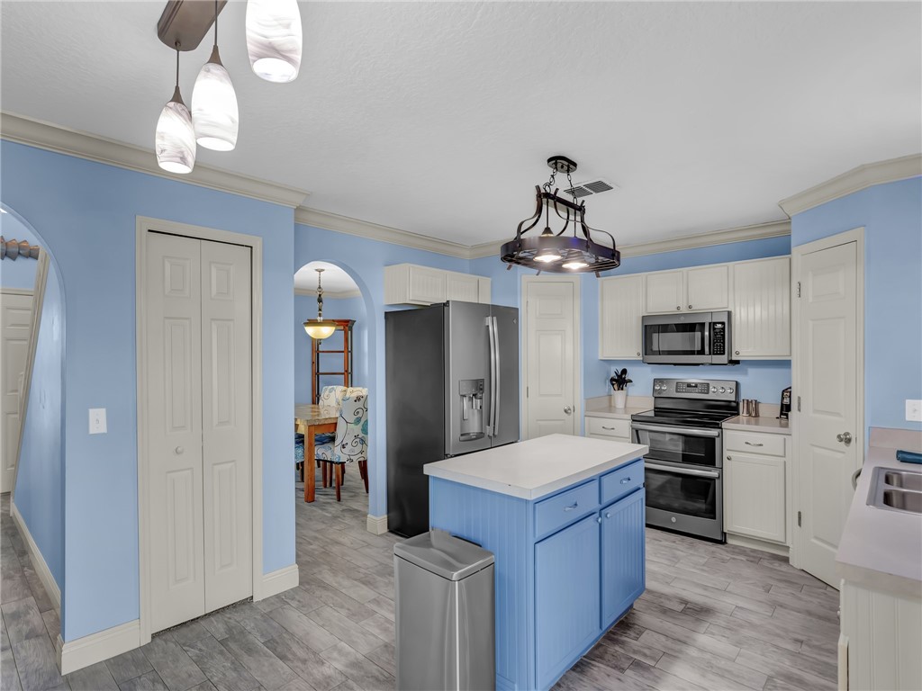 5135 Wind Jammer Lane