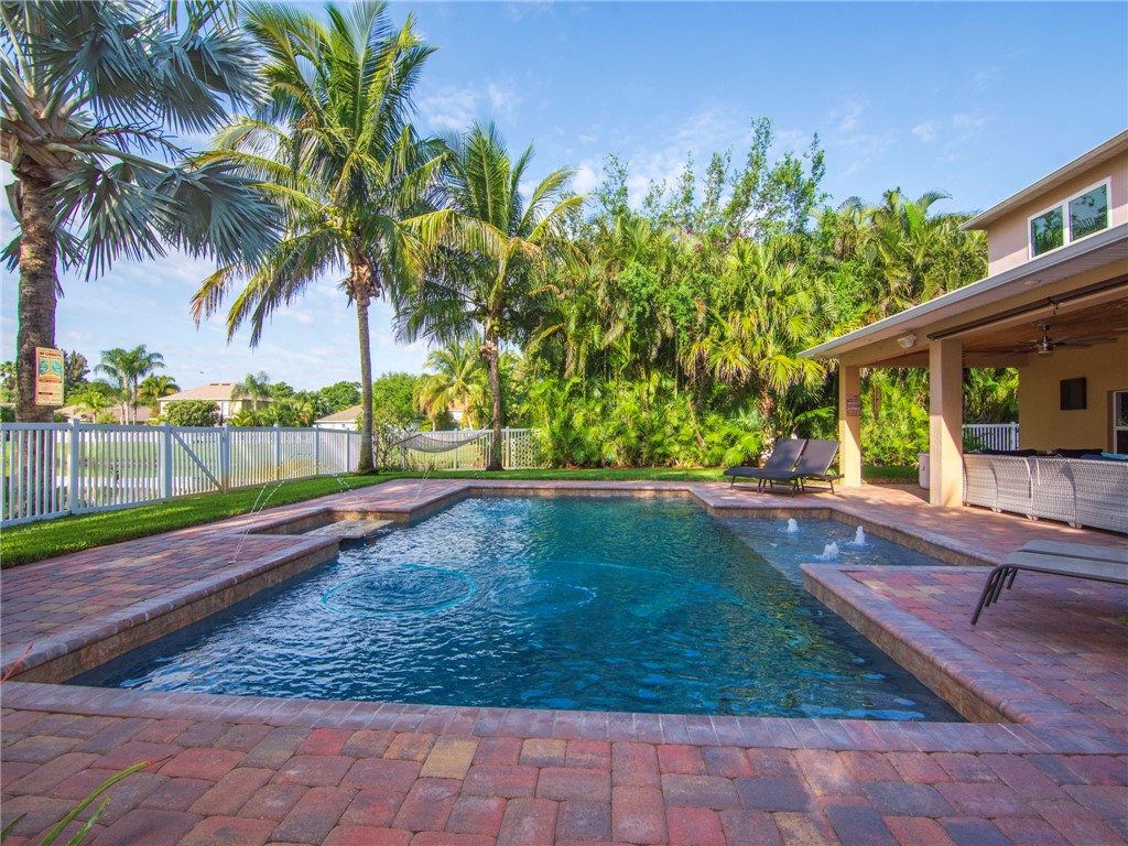 5135 Wind Jammer Lane
