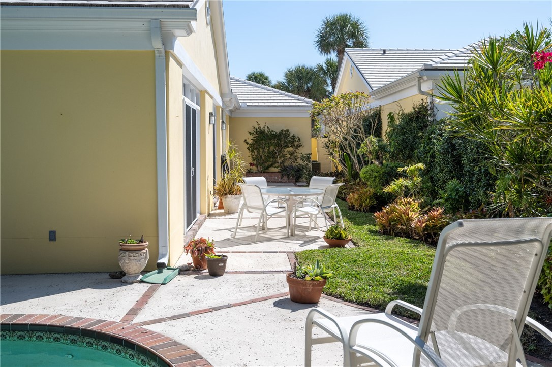100 S Catalina Court