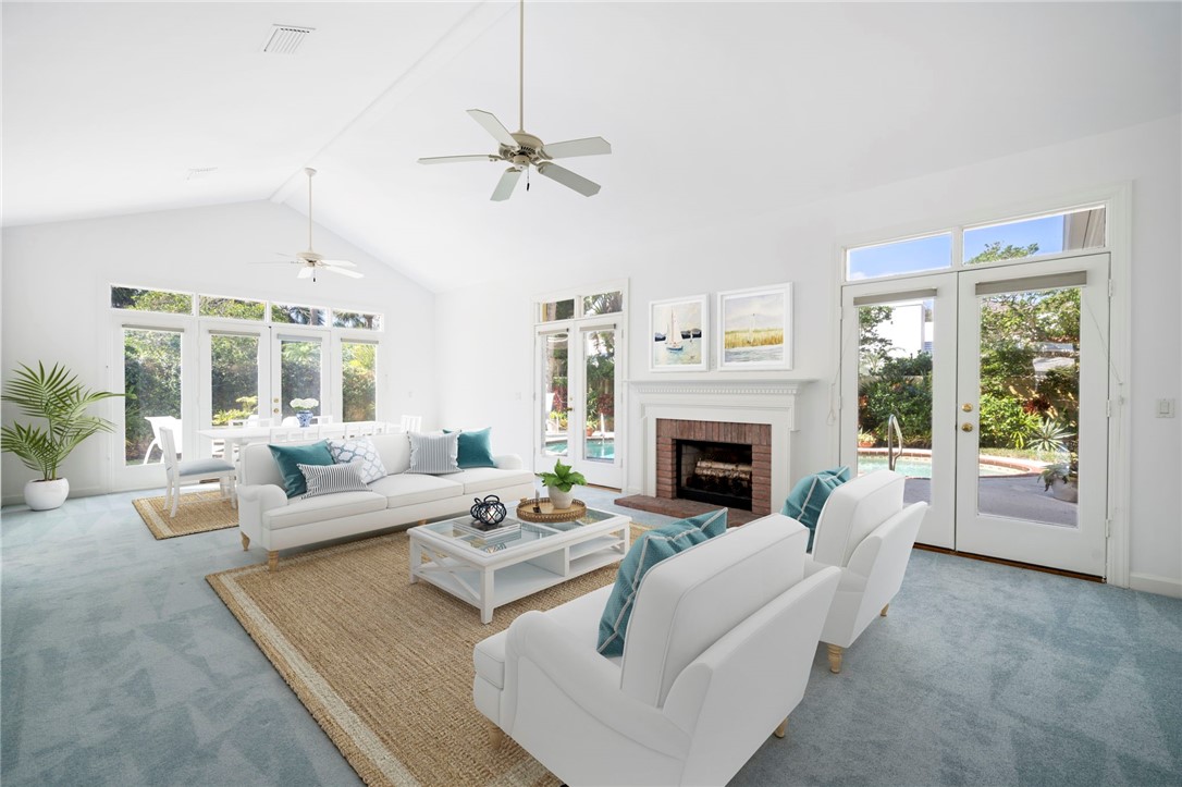 100 S Catalina Court
