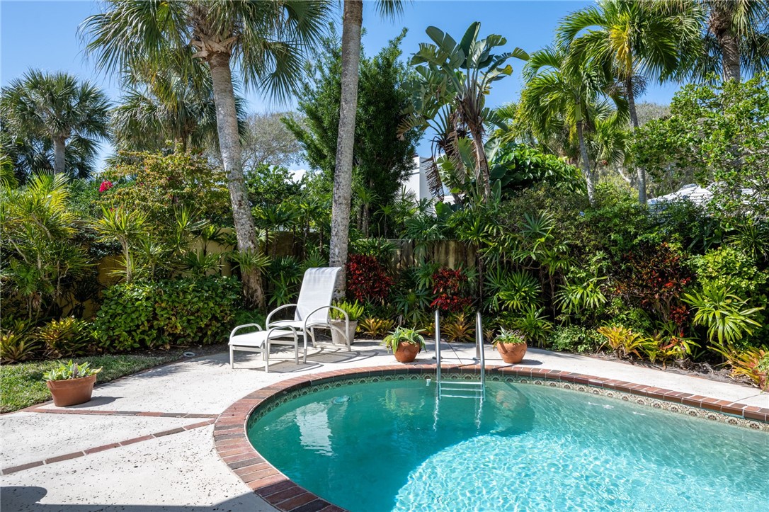 100 S Catalina Court