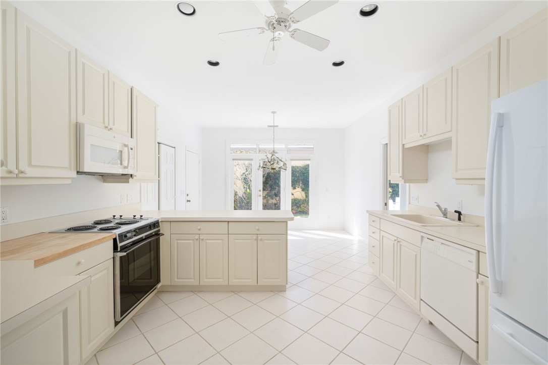 100 S Catalina Court