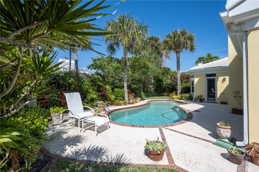 100 S Catalina Court