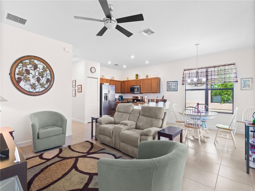9883 E Villa Circle