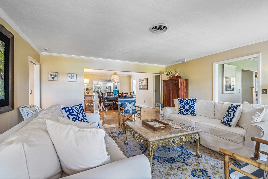 925 Treasure Lane