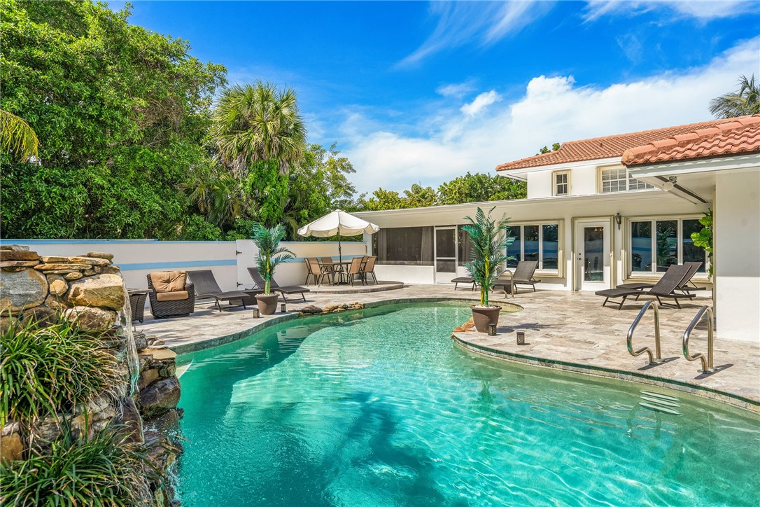 925 Treasure Lane