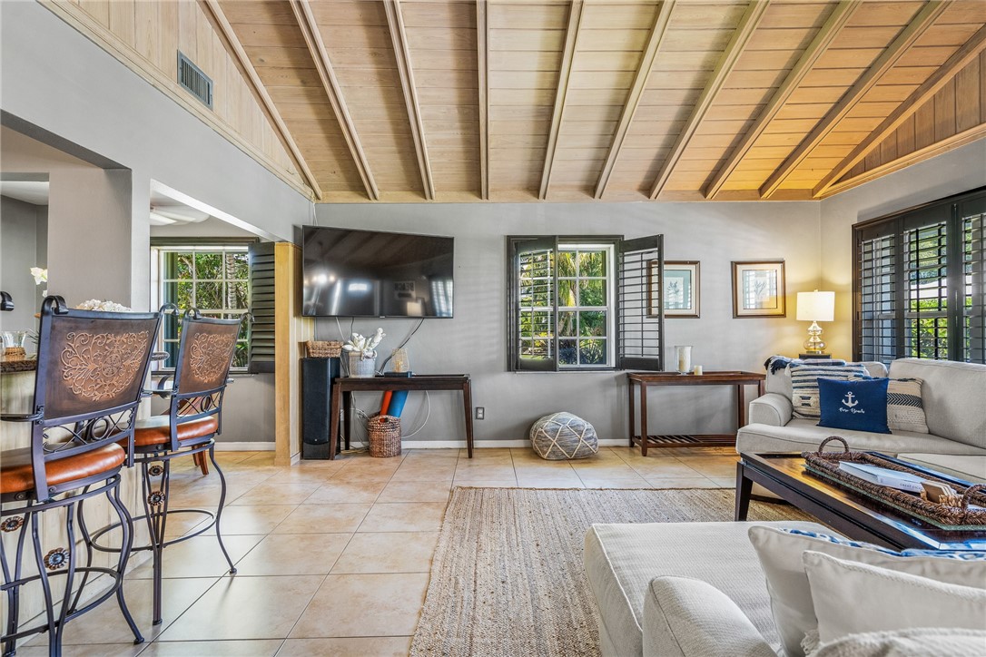925 Treasure Lane