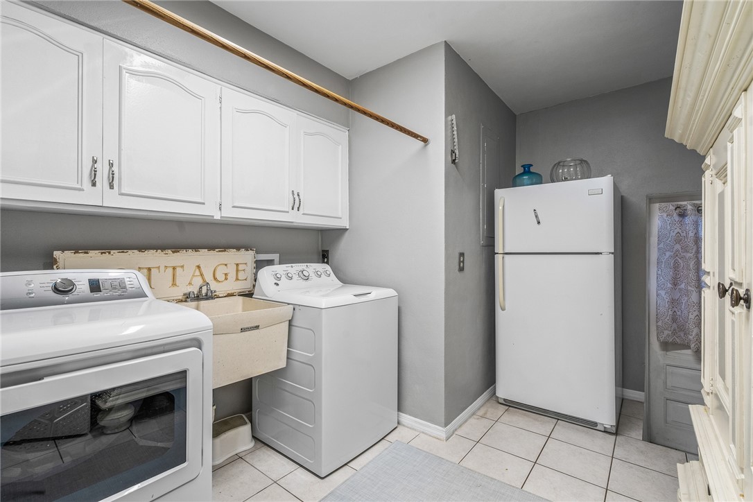 925 Treasure Lane