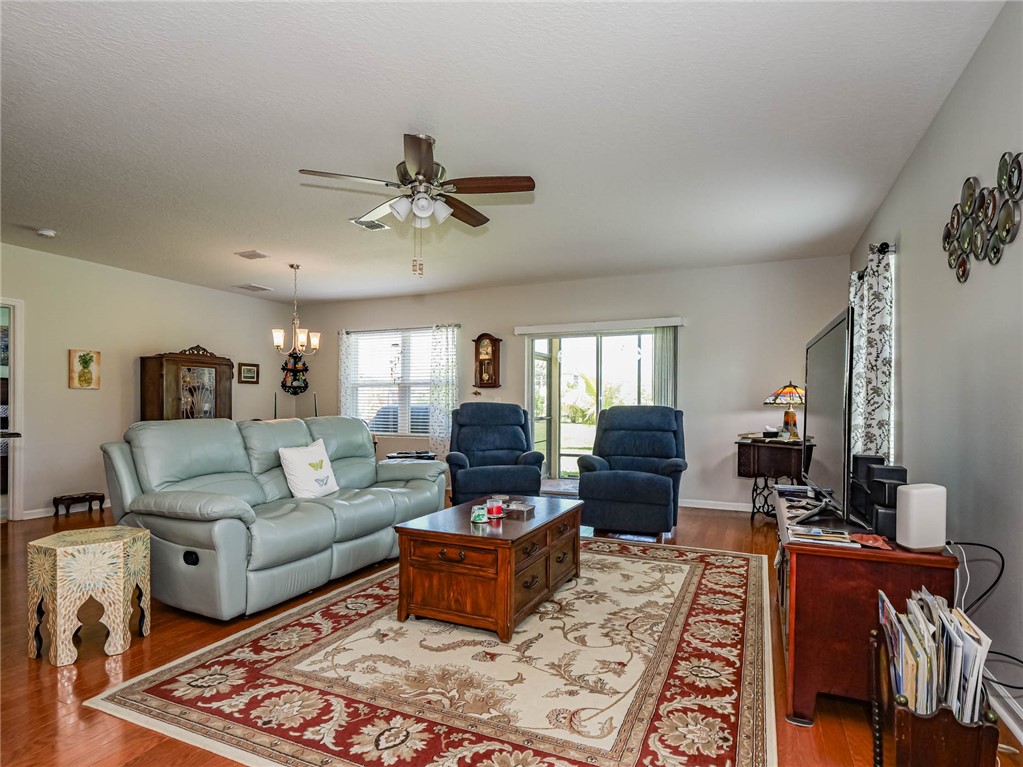 1404 Lexington Square SW