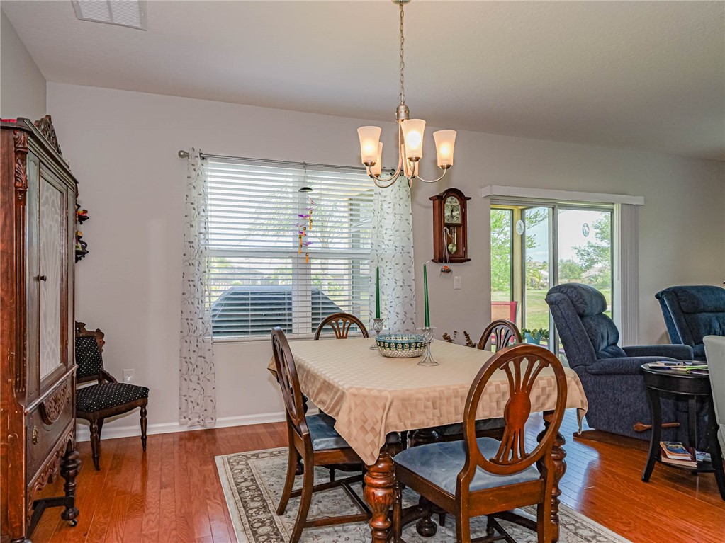 1404 Lexington Square SW