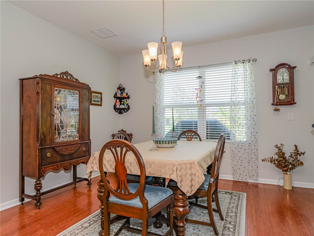 1404 Lexington Square SW