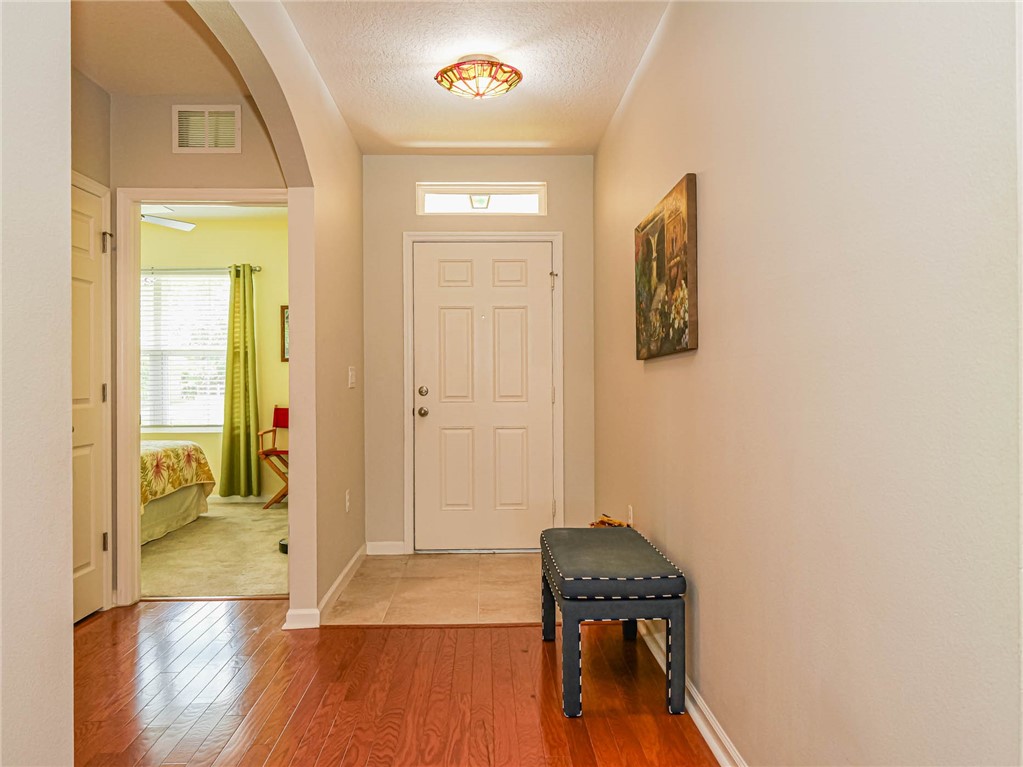 1404 Lexington Square SW